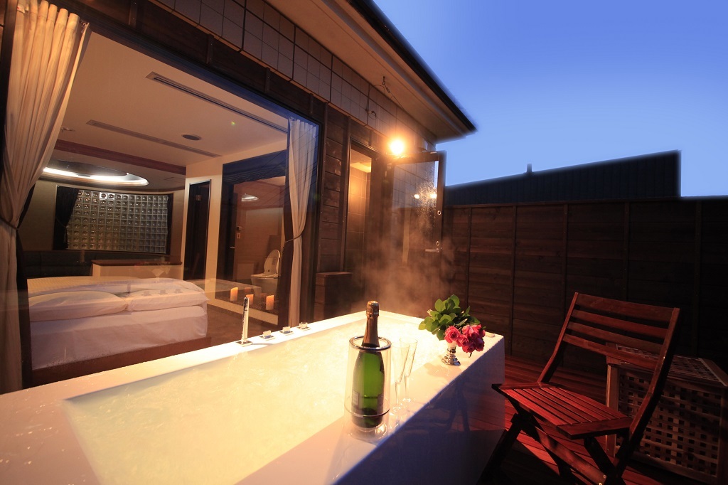 【カップルプラン】4大特典付き!組み合わせは自由な二人旅専用プラン<基本会席★月の雫>