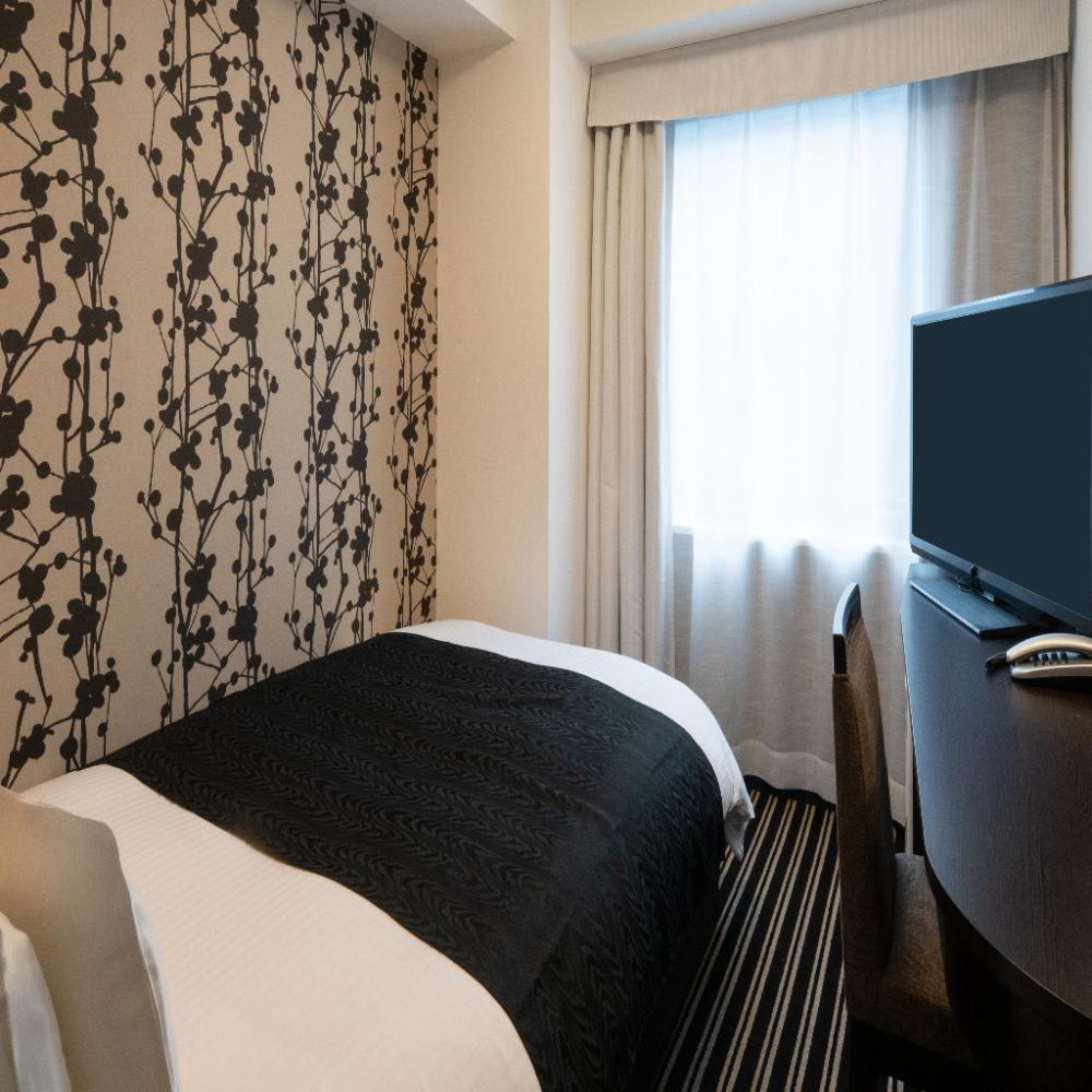 【朝食付】新富町駅3番出口から徒歩1分・築地駅4番出口から徒歩5分【アパは映画もアニメも見放題】