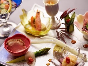 【★気軽に美萩旅★】<日本海の幸と季節の旬を召し上がれ♪>美萩流和創作会席&菊ヶ浜の絶景に癒されて♪