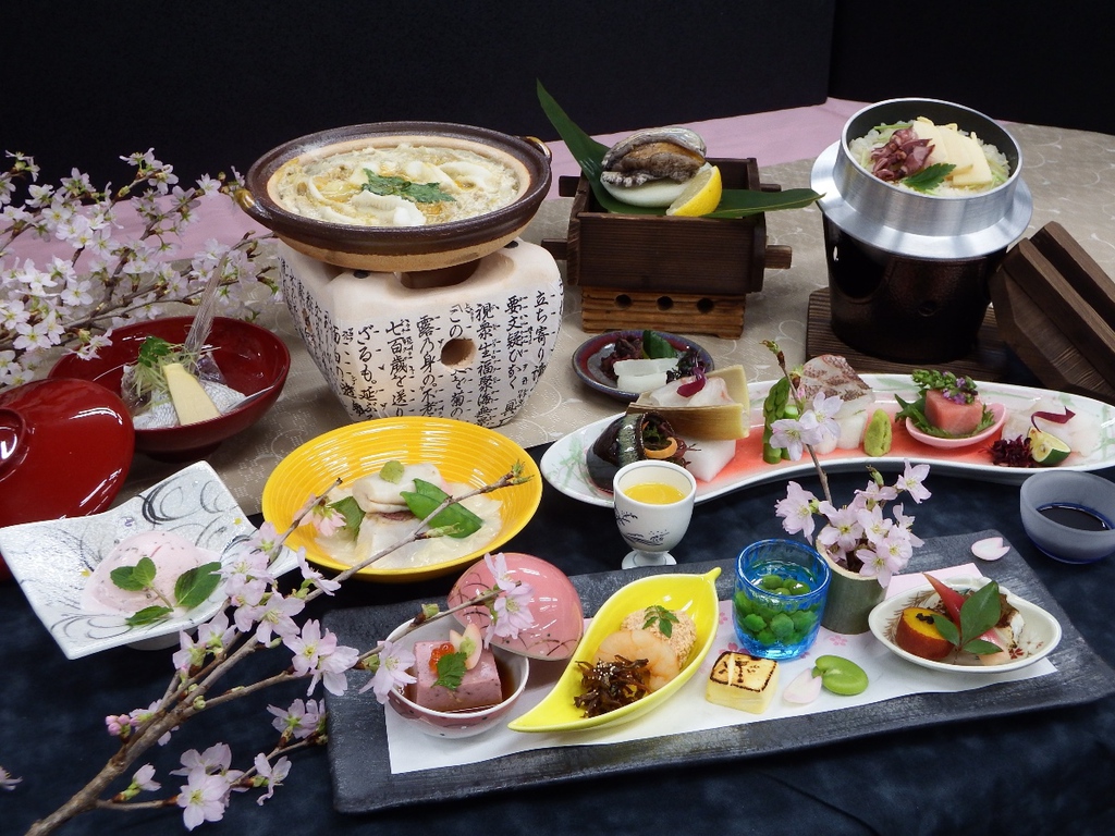 【1日3室限定!早割30】30日前の予約でお得!人気の季節の彩り会席プラン