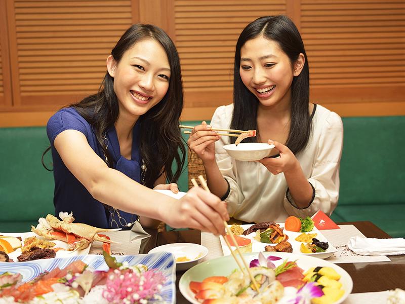 【忘年会・新年会】8,000円税別~!食べ放題&飲み放題バイキングで盛り上がろう!嬉しい特典付♪