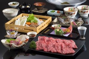 松阪牛しゃぶしゃぶプラン。肉汁あふれる松阪牛と新鮮野菜を召し上がれ♪