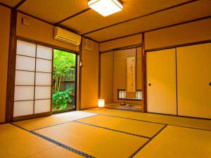 一戸建ての露天風呂付離れに泊る、温泉三昧プラン