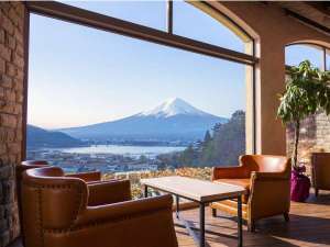 【スタンダード】富士山を望む絶景と自慢の夕朝食で癒しの旅を ~南仏プロヴァンス薫る館で贅沢なひと時~