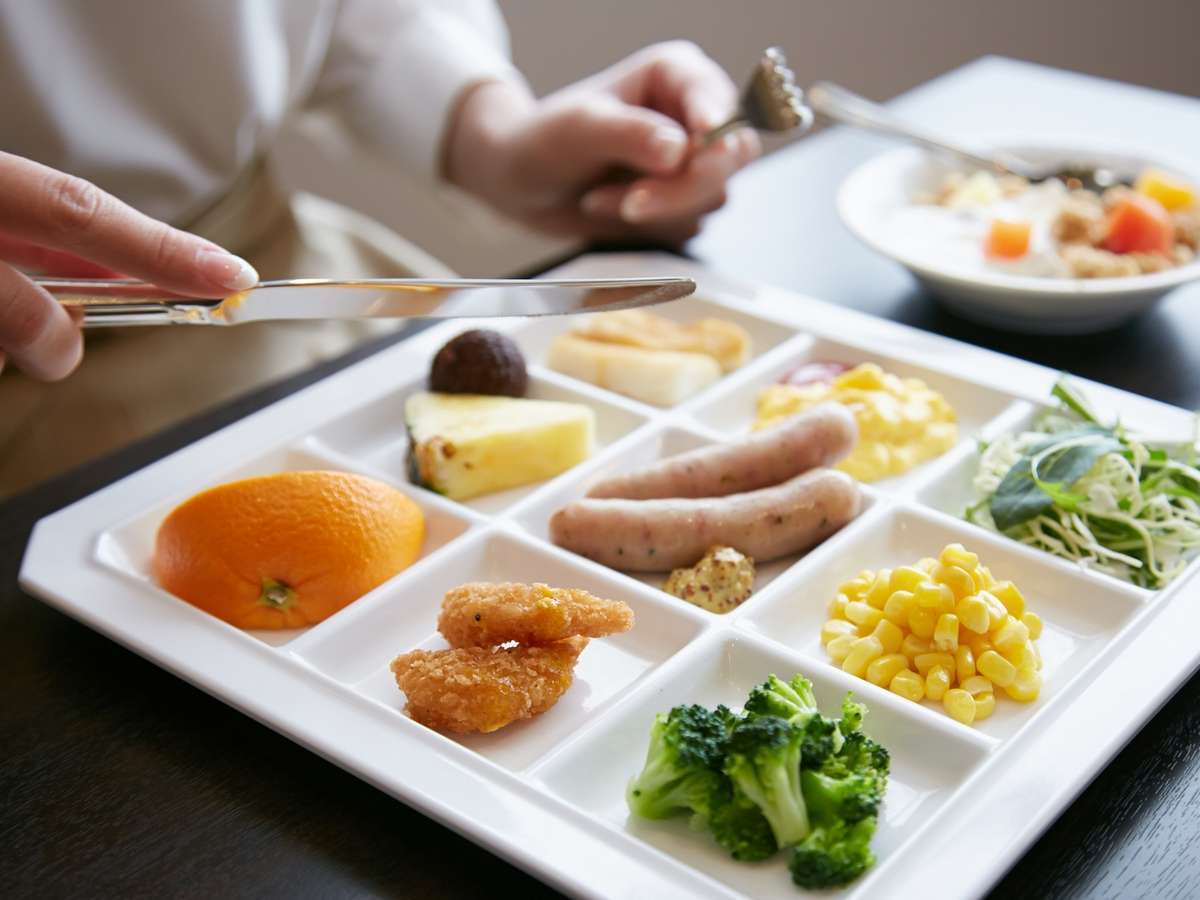 【朝食バイキング付】直前予約OK☆種類豊富なビュッフェで朝から元気!ゆとりのチェックアウト11時♪