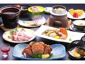 【お部屋食】せっかくの旅行はお部屋食(憩膳)で贅沢に!朝食は品数豊富なバイキングで【一泊二食】