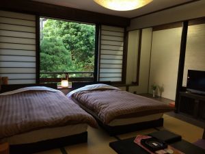 【しぇふず】離れで過ごすゆったり朝食付きプラン★かけ流し温泉を堪能(ツインベッド・かけ流し温泉客室)